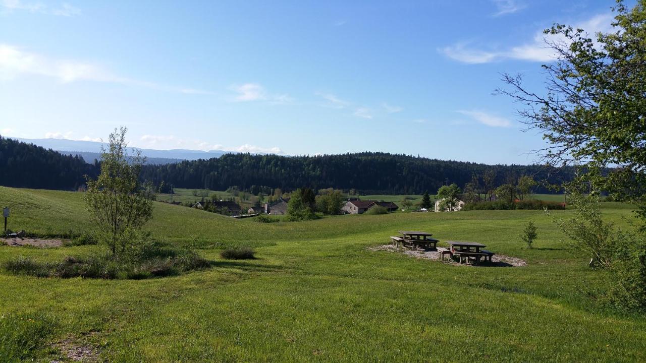 Chalets De Tremontagne 3 Etoiles Nanchez エクステリア 写真