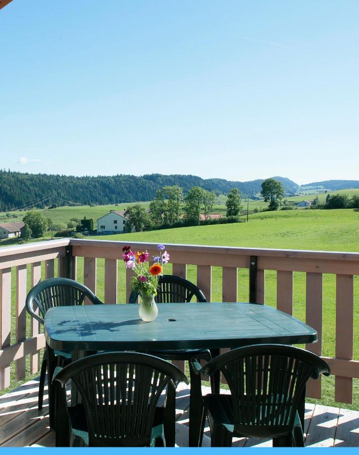Chalets De Tremontagne 3 Etoiles Nanchez エクステリア 写真
